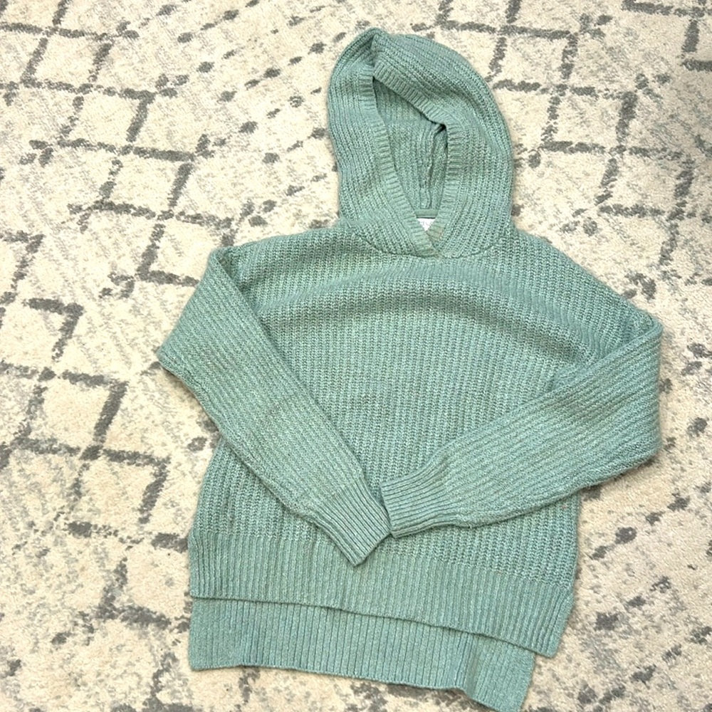 Very comfy Rachel Zoe Hooded Sweater just in time for the winter season.